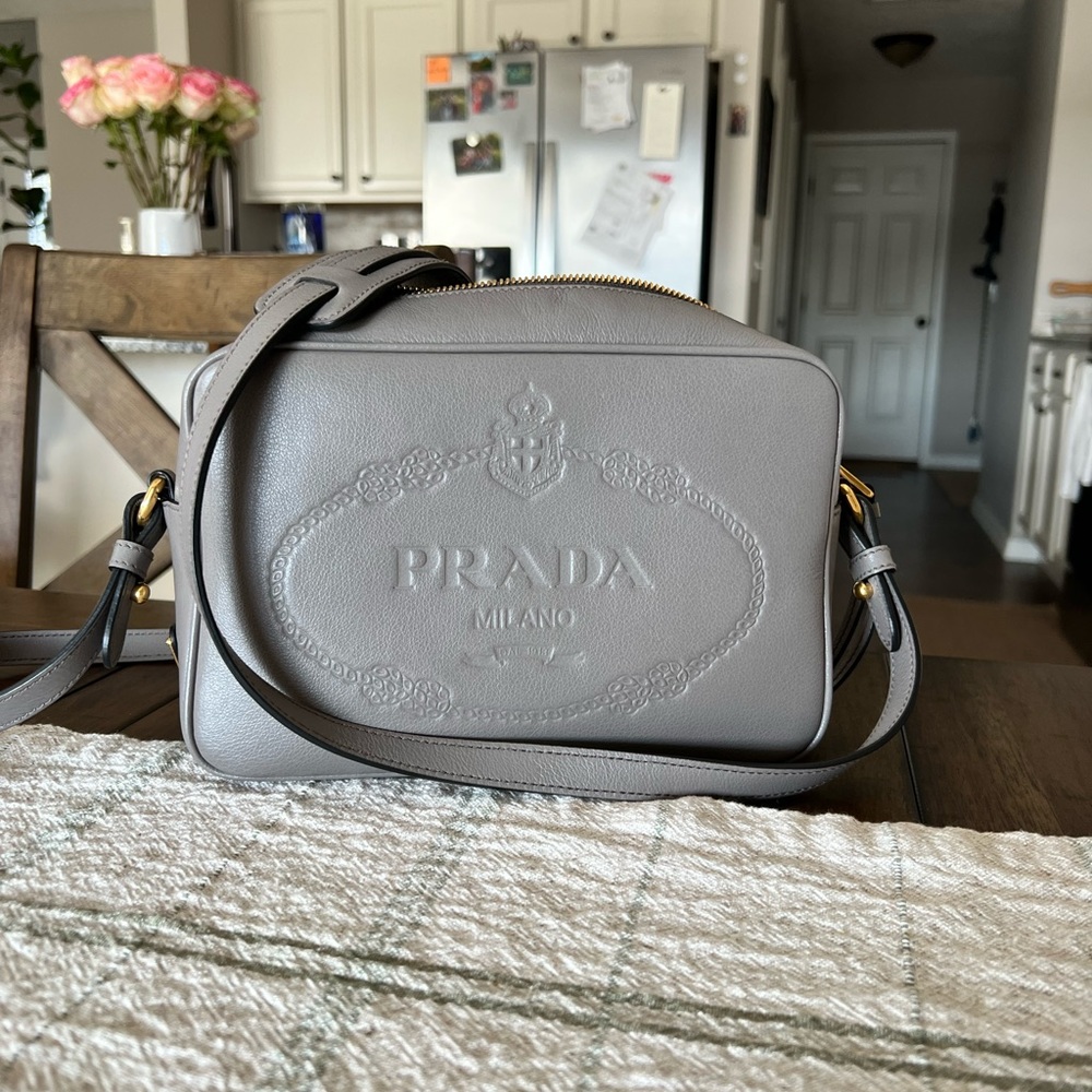 PRADA!! Bandoliera Glace’ Calf bag!